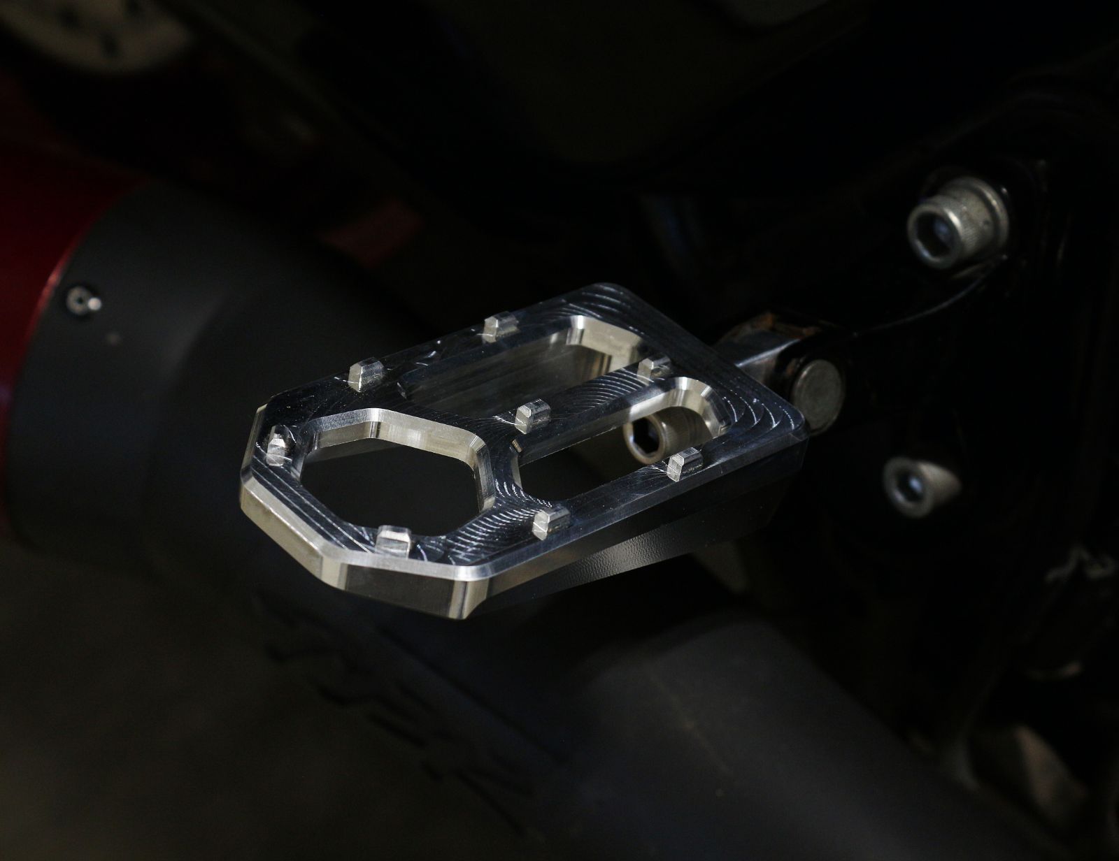 Footpeg